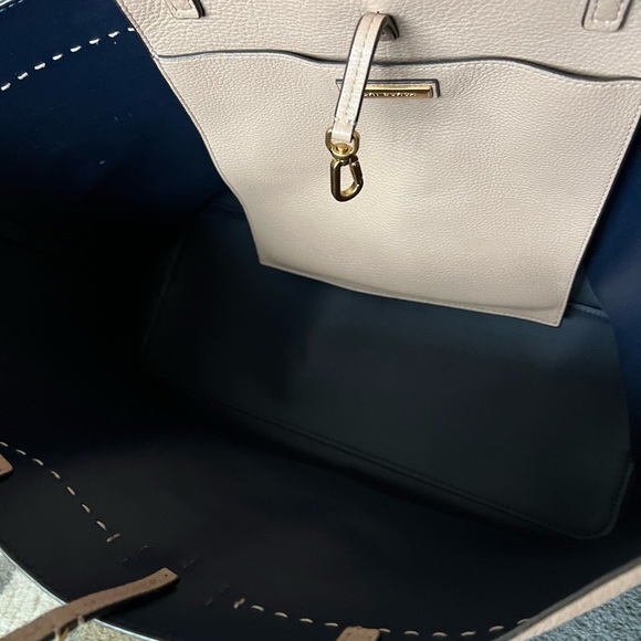 Sold - Picture 6 of 11